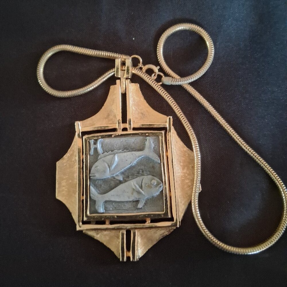 Vintage Gold Tone "L.RAZZA PISCES" Pendant Necklace